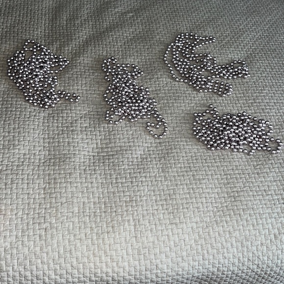 Set of 4 shiny pale metallic pink beaded garland. - Picture 3 of 6